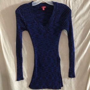 Sweater Women’s small blue Black Ribbed knit top with side slit